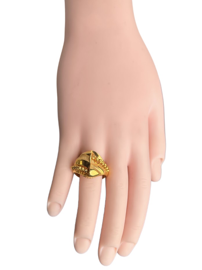 21K Gold Ring 5.99g