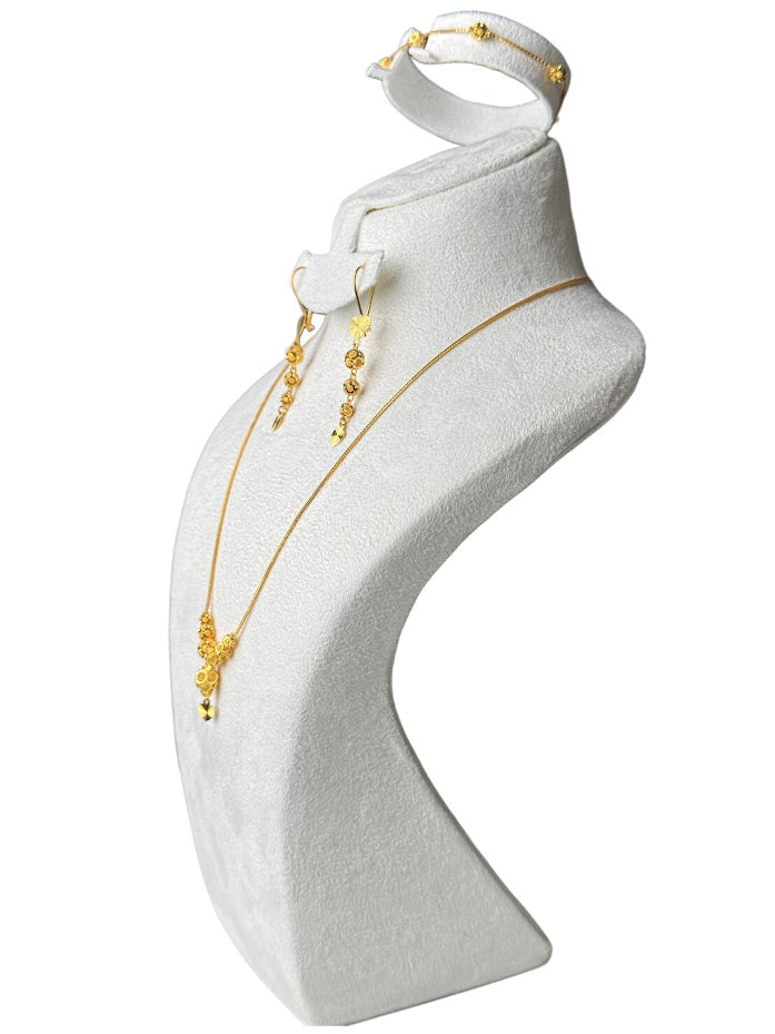 22K Gold Necklace  & Earrings 16.72g