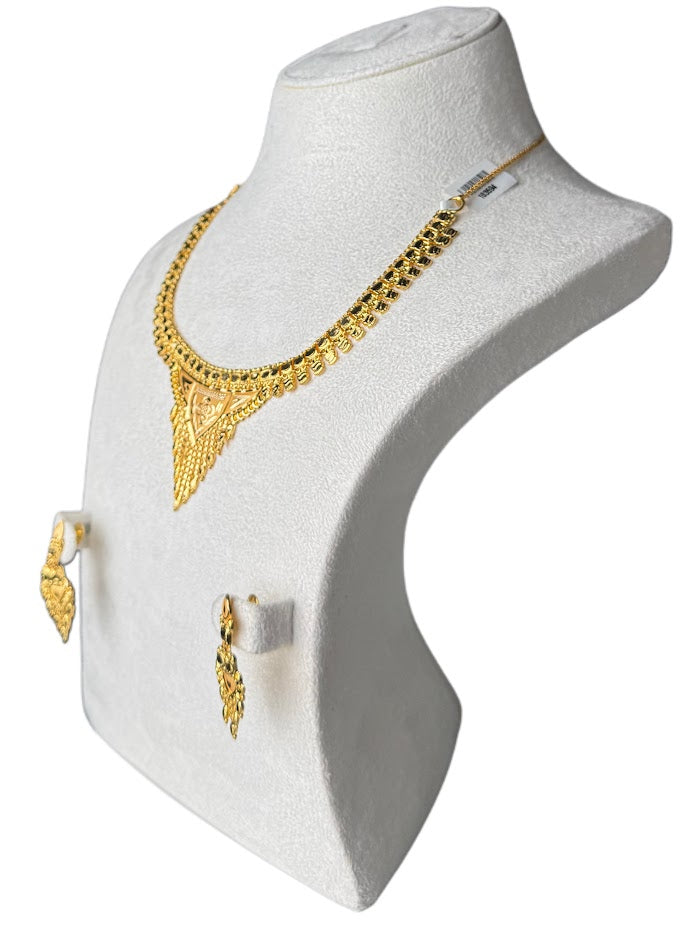 22K Gold Necklace & Ring & Earrings 14.11g
