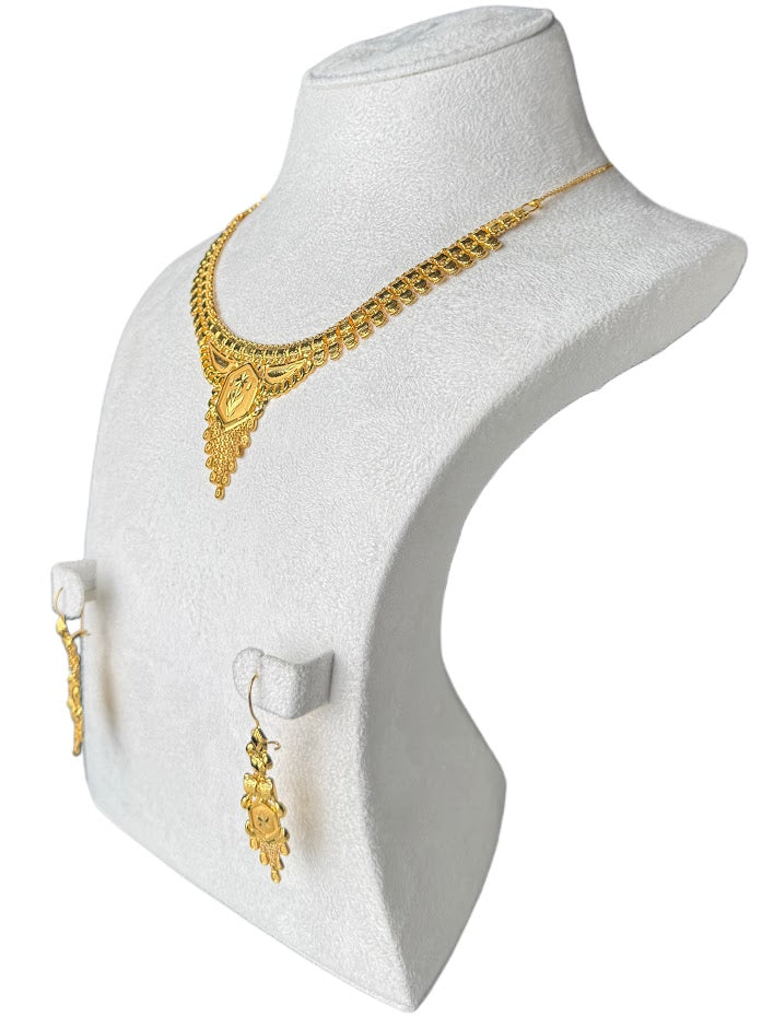 22K Gold Necklace & Earrings 12.34g