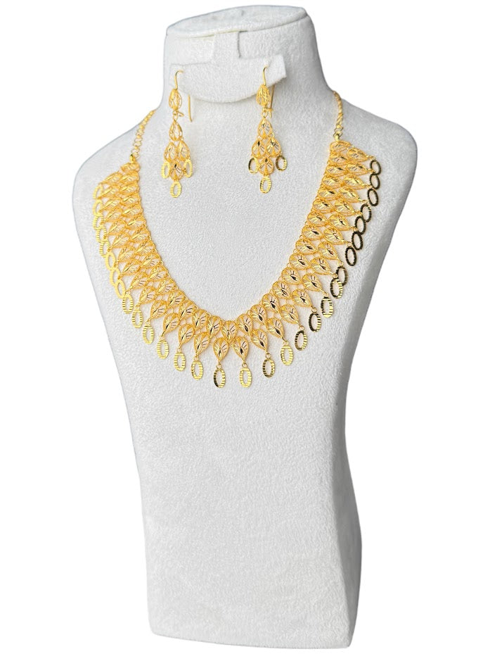 22K Gold Necklace & Earrings 31.58g