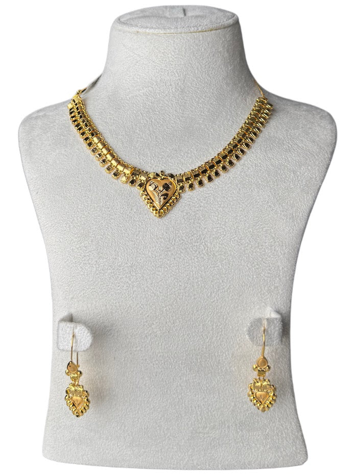 22K Gold Necklace& Earrings 8.96g