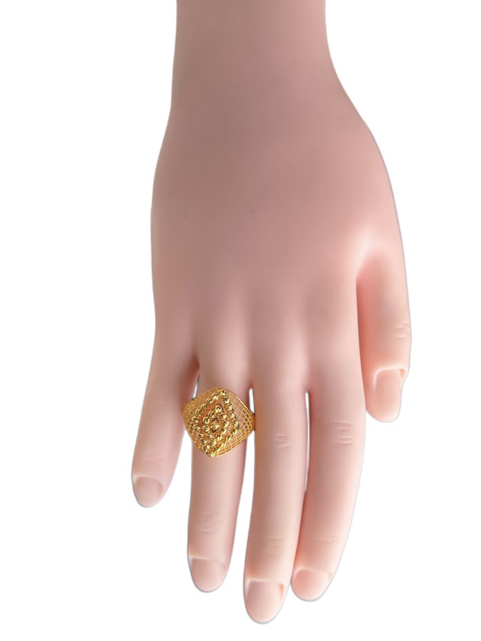 22K Gold Ring 3.45g