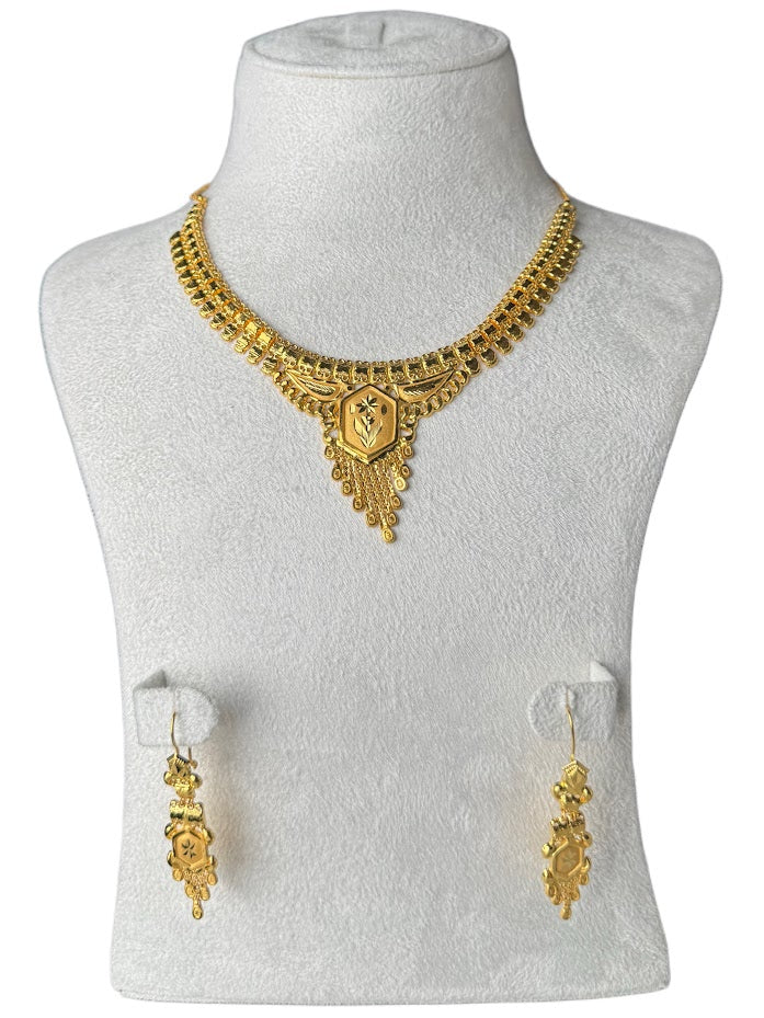 22K Gold Necklace & Earrings 12.34g
