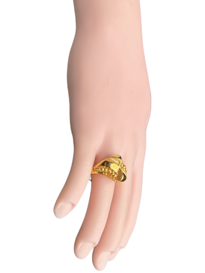 21K Gold Ring 5.99g